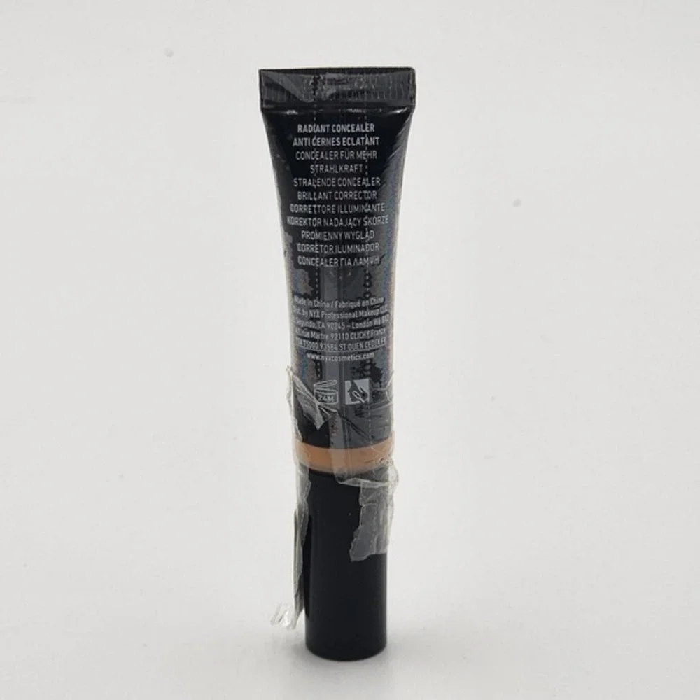 NYX Born To Glow Radiant Concealer Natural BTGC07 .17 Fl Oz New Seal Damaged